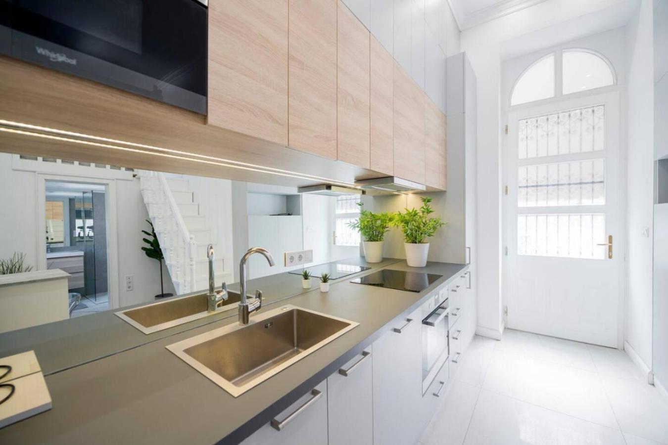 Studio Inn - Palace District Budapest Kültér fotó